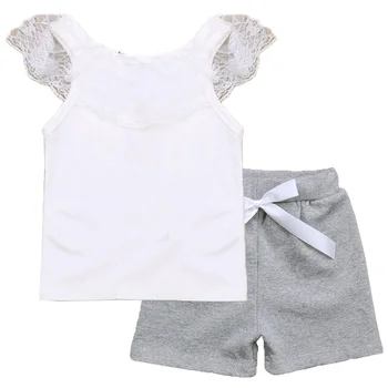 Модерен Костюми за малките момичета, Летни Дрехи, чист бял топ без ръкави + сиви къси панталони с лък, комплект от две части за момичета 1-5 години, Незаменим